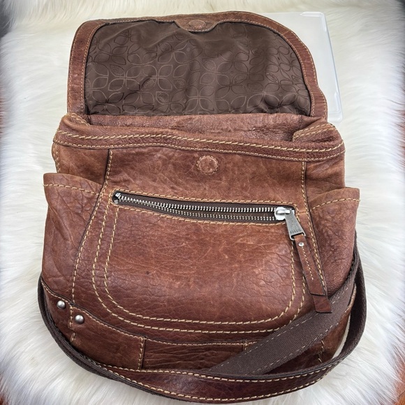 FOSSIL BROWN LEATHER IT CAN BE USED AS SHOULDER/BACKPACK - Picture 6 of 16